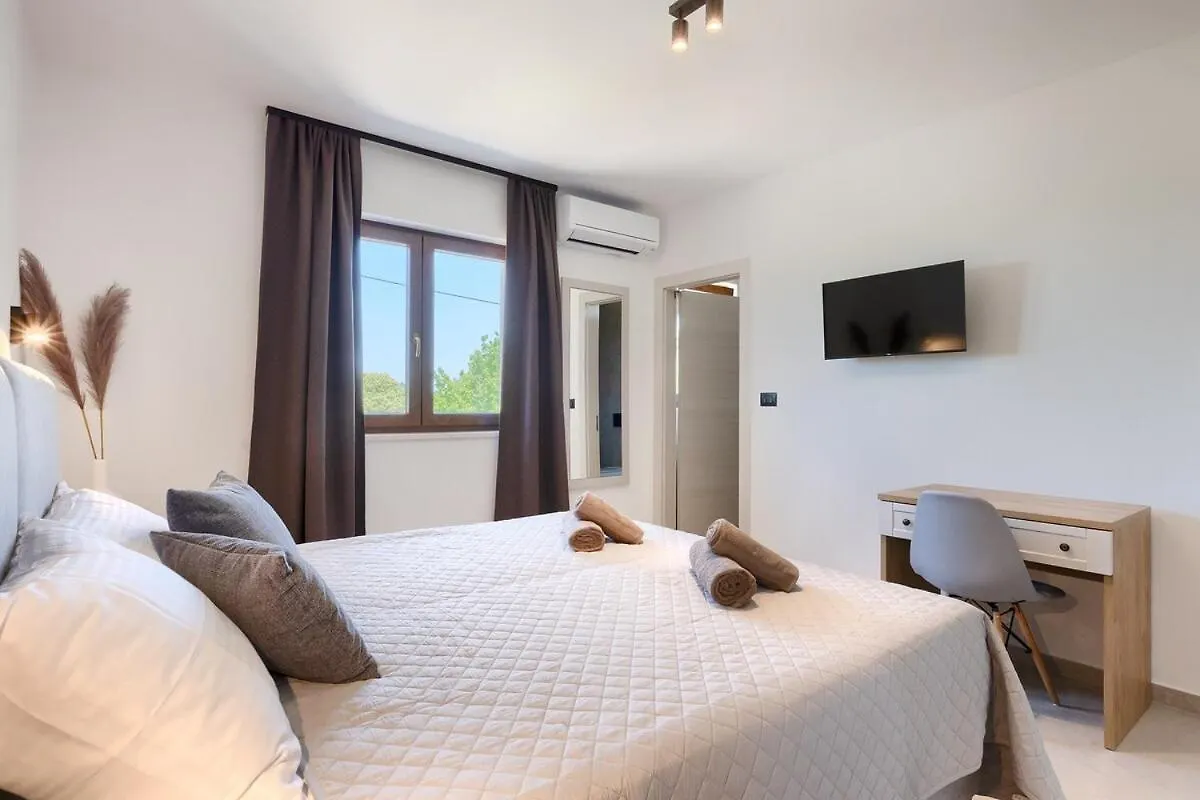 Villa Sirola By Istrialux Valtura 0*,